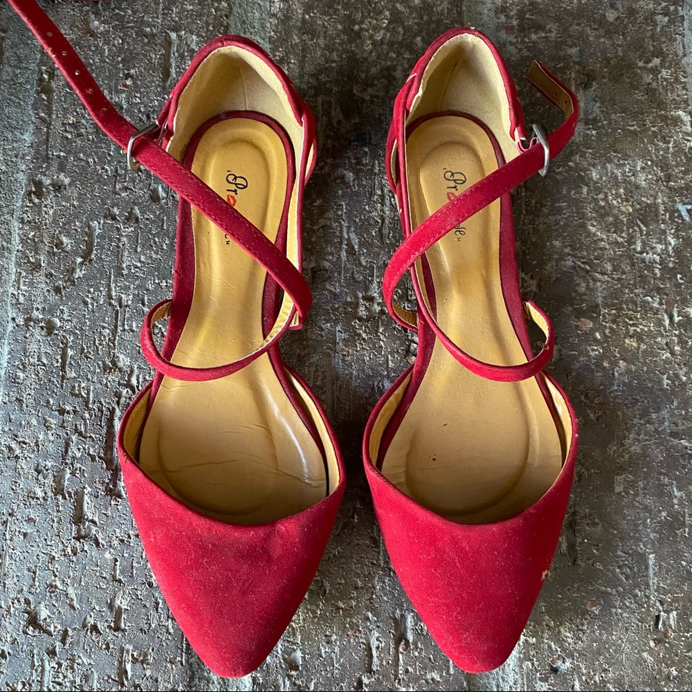 Red Pointed Flats - Picture 2 of 6
